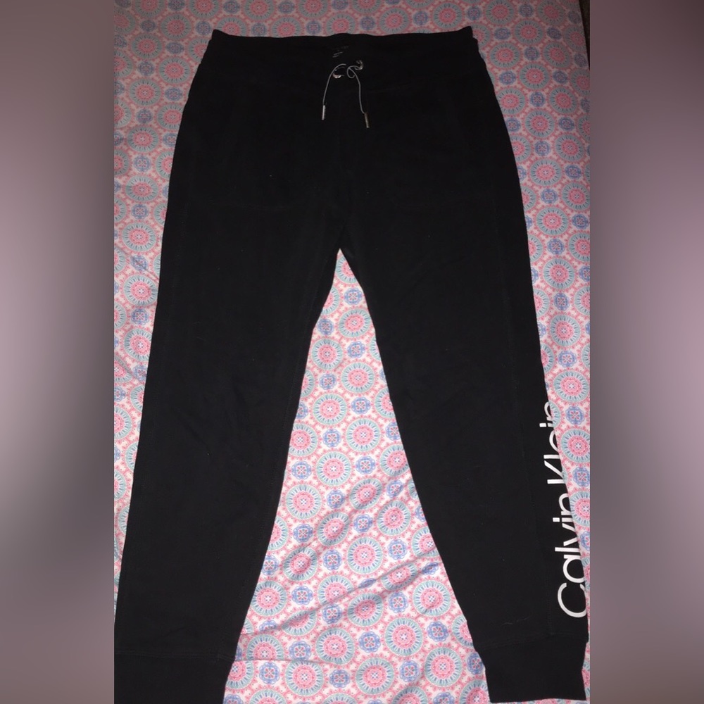 Calvin Klein - size:M - black with white lettering